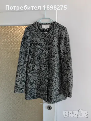 Продавам палто размер М, снимка 1