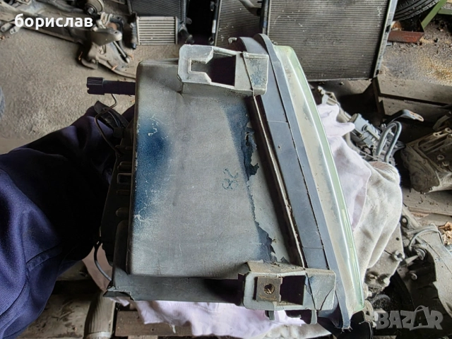 Десен фар за Мерцедес 124, снимка 4 - Части - 52355689