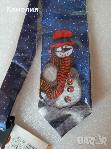 Коледна вратовръзка