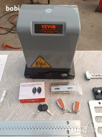 Механизъм с мотор  за плъзгаща портална врата Vevor , Товароносимост 600 кг, снимка 2 - Други - 53834624