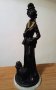Статуетка Дамата с кученцето, снимка 1 - Статуетки - 40327965