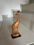 Дървена статуетка жираф