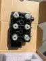 Клапанен блок въздушно окачване Audi Q7 VW Touareg Porsche Cayenne 7L0698014, снимка 1