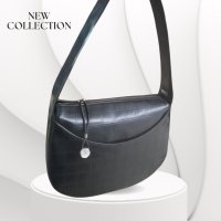 Елегантна дамска чанта за рамо с метален елемент, снимка 3 - Чанти - 44452055