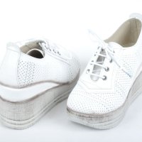 Бели дамски обувки на платформа от естествена кожа, снимка 3 - Дамски ежедневни обувки - 40574442