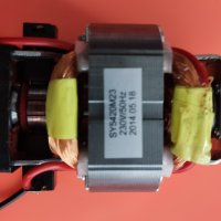 Малък бързооборотен електромотор, снимка 1 - Електродвигатели - 44364141