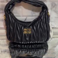 Луксозна Черна чанта MiuMiu кодSG121Z, снимка 1 - Чанти - 44190897