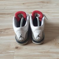 Оригинални кецове Nike Air Jordan 3 Retro White Cement (GS), снимка 6 - Кецове - 40080043