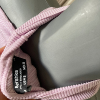 Топ рипс поло паднали рамена бледо розово BERSHKA , снимка 3 - Блузи с дълъг ръкав и пуловери - 44729098