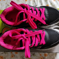 Дамски/Детски маратонки 33 номер/размер, в черно с розово - стелка 22,6см., снимка 9 - Дамски ежедневни обувки - 44840185