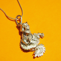 сребърен медальон, сребърно колие, китайски дракон и сребърно синджирче - притежавайте този медальон, снимка 1 - Колиета, медальони, синджири - 36118432