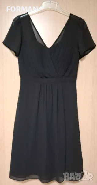 ИЗКЛЮЧИТЕЛНО КРАСИВА черна рокля с деколте и ръкави от тюл, снимка 1