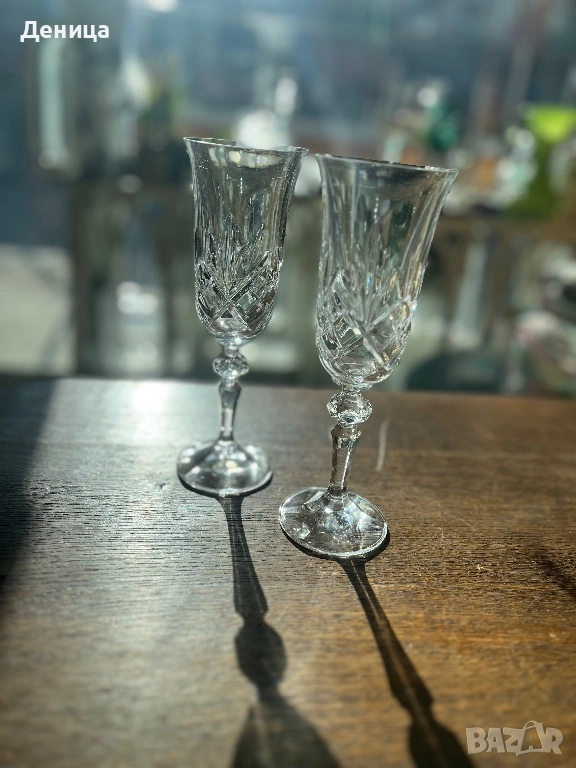 Елегантни кристални чаши за двама Височина-20 см Вместимост-180 мл Цена-15 евро, снимка 1