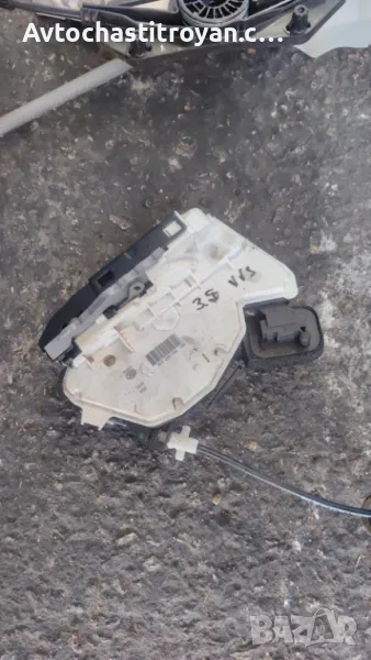 Задна дясна вътрешна брава Skoda Octavia 3 VRS - 5E0 839 016, снимка 1