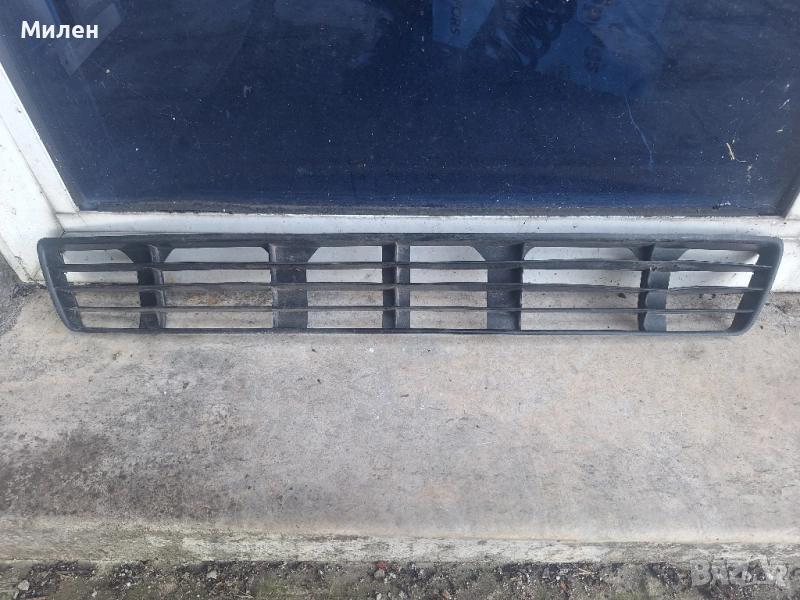 Въздухозаборна Решетка Във Предната Броня Audi A4 B5 1994-1998 Година , снимка 1