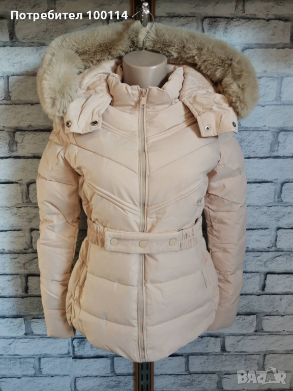 Дамско яке  Цвят светло бежово с откачваща качулка с пух., снимка 1