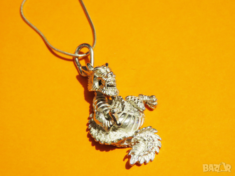 сребърен медальон, сребърно колие, китайски дракон и сребърно синджирче - притежавайте този медальон, снимка 1