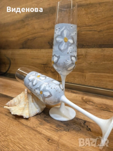 Продавам ръчно рисувани подаръчни чаши за шампанско, снимка 3 - Декорация за дома - 52723691