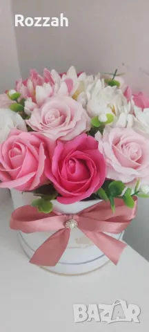 Бокс с изкуствени рози , снимка 2 - Подаръци за жени - 49176162