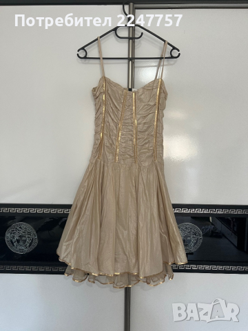 Златиста къса рокля размер S, снимка 1 - Рокли - 36243016