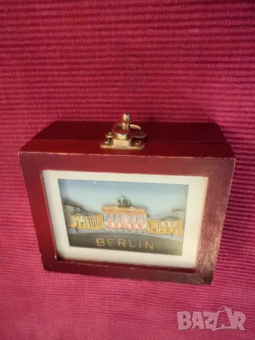 Стара,сувенирна,колекционерска кутия за бижута,Берлин. , снимка 8 - Колекции - 50268595