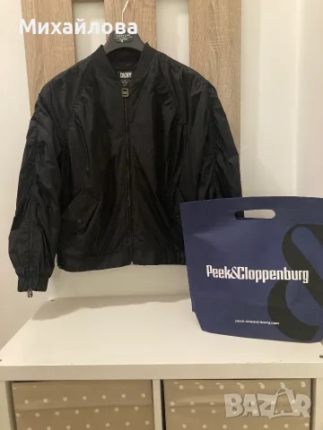 Яке бомбър на DKNY, черено, размер М, снимка 2 - Якета - 56372668