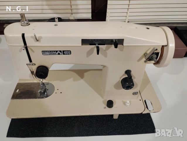 Luchnik-Predom-466 шевна машина-като нова, снимка 7 - Шевни машини - 53289159