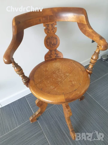 Стар дървен стол на винт/регулируем/с подлакътници/дърворезба/83см