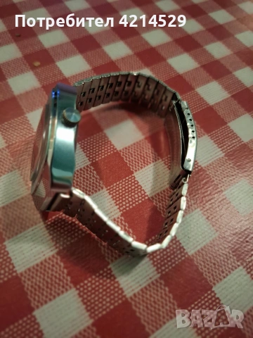 Съветски мъжки часовник, снимка 2 - Антикварни и старинни предмети - 53427758