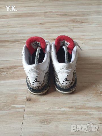 Оригинални кецове Nike Air Jordan 3 Retro White Cement (GS), снимка 6 - Кецове - 40080043