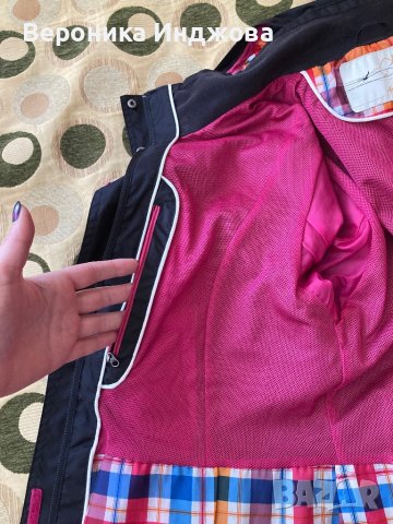 Дамско спортно яке за преходи Quechua от Декатлон, снимка 8 - Якета - 44322507