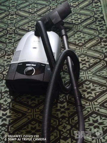 Комплект прахосмукачка Electrolux AEG Vampyr 2300 W Супер континуум, снимка 2 - Прахосмукачки - 48401497