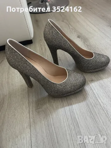 Обувки, златисти