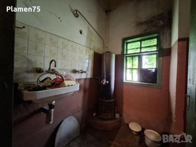 Стара къща за ремонт до Автогарата, снимка 2 - Къщи - 51255682