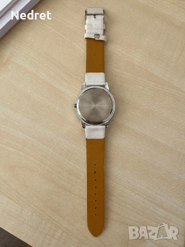 Бял и черен часовник , снимка 2 - Дамски - 52262143