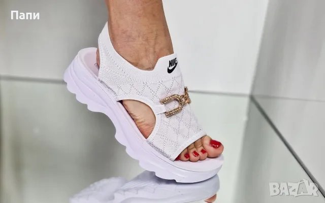 Дамски ластични сандали Nike в бяло