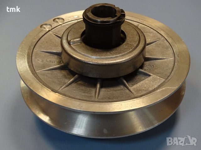 Вариаторна шайба Lenze 11-213.20-910 variable speed pulley 28H7 Ф205/Ф28, снимка 4 - Резервни части за машини - 42364625