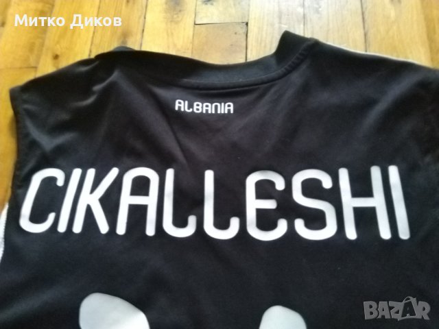 Футболен потник Адидас на звездата на Албания Сикалеши №16 размер С, снимка 6 - Футбол - 42511441