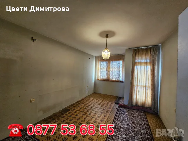 Продавам триетажна къща с лятна кухня и гараж за два автомобила , снимка 7 - Къщи - 49178115