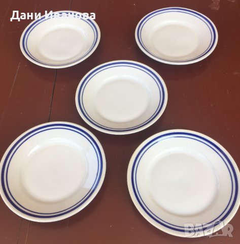 5 бр. бели порцеланови чинии със син кант, снимка 3 - Чинии - 41632233