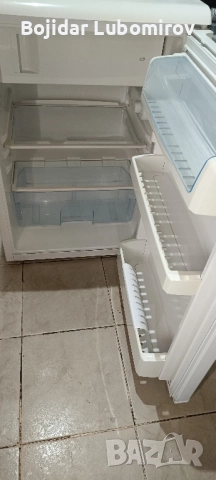 малък хладилник с камера , снимка 2 - Хладилници - 52062749