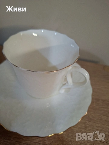 Сервиз за кафе от фин костен порцелан!, снимка 5 - Сервизи - 53785837