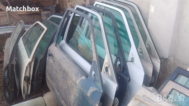 Врати за Мерцедес 124 седан и комби, снимка 2 - Части - 51701217