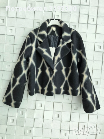 Късо палто-универсален размер , снимка 6 - Якета - 51636543