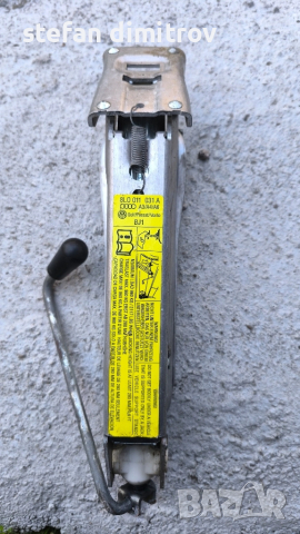 Оригинален Крик Audi A3 8L Audi A4 B6 B7 Audi A6 C5 / 8L0 011 031 A / 8L0 011 031 A, снимка 4 - Аксесоари и консумативи - 52436520