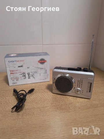 Чисто нов Преносим касетофонен AM/FM радиоплейър с вграден високоговорител