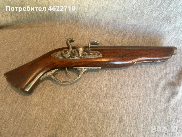 Декоративен пистолет с орнаменти 1868