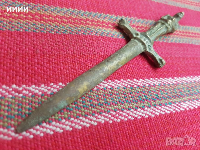 Бронзова ритуална кама 