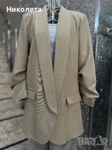 Сако с камъчета 