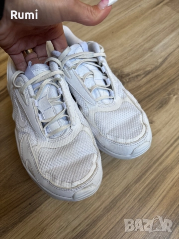 Оригинални бели маратонки Nike Air Max Bolt! 36,5 н, снимка 3 - Маратонки - 46577195